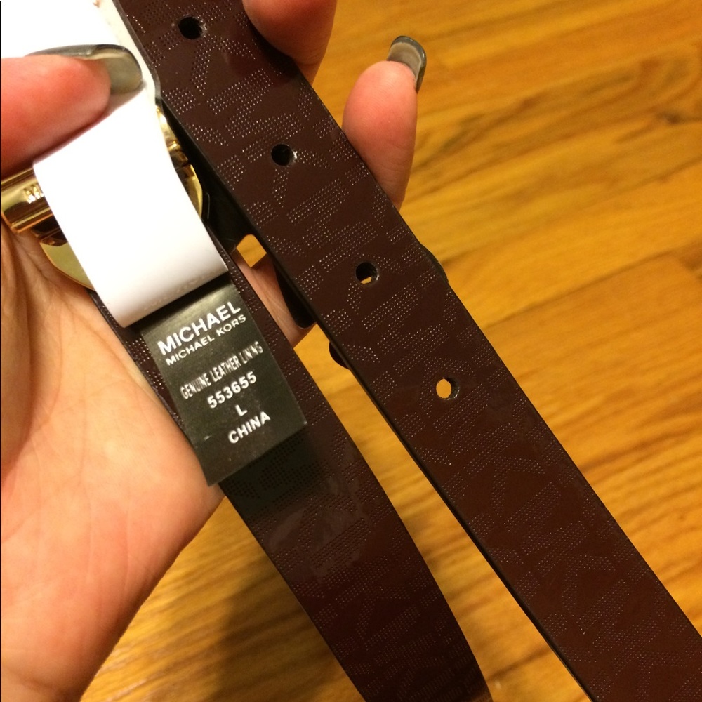 Authentic MK Reversible Belt - Picture 2 of 3